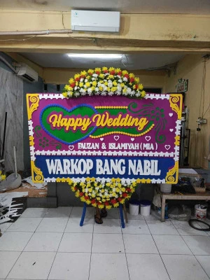 Papan Bunga di Cluster Emerald Summarecon